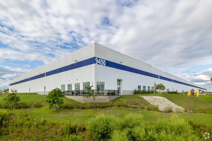 Primary Photo Of 9450 Piper Rd, Punta Gorda Warehouse For Lease