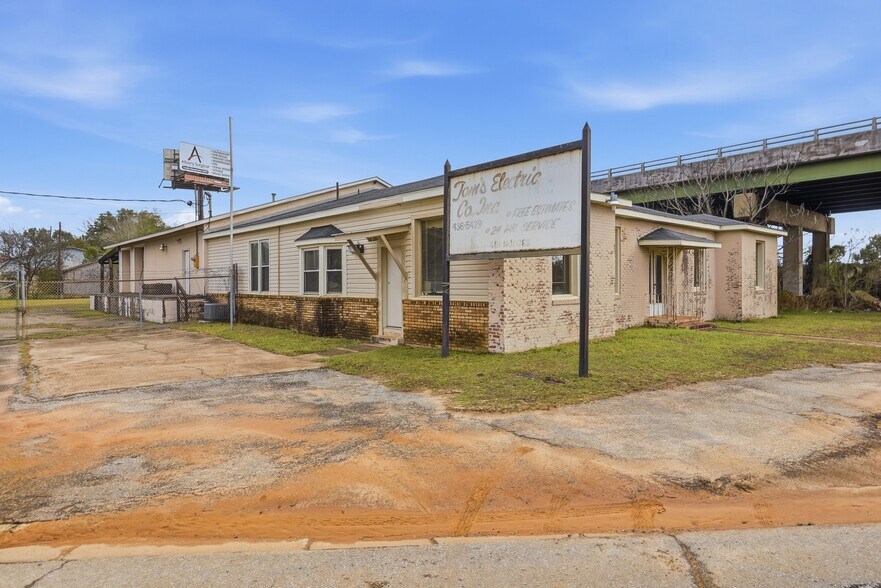 More Photos Of 401 Hodges Ave, Albany Industrial For Sale