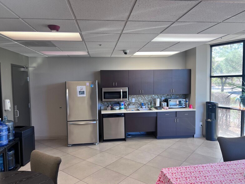More Photos Of 9900 Covington Cross Dr, Las Vegas Office For Sale