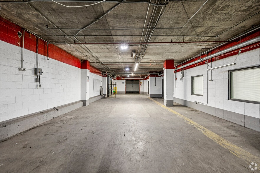 More Photos Of 501 N Main Ave, Springfield Warehouse For Lease