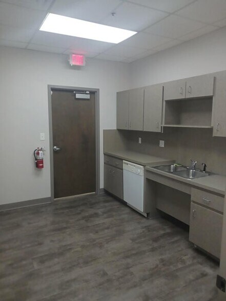 More Photos Of 930 Harper Blvd SW, Melbourne Medical For Lease