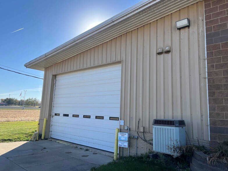 More Photos Of 7201 Mount Vernon Rd SE, Cedar Rapids Flex For Lease