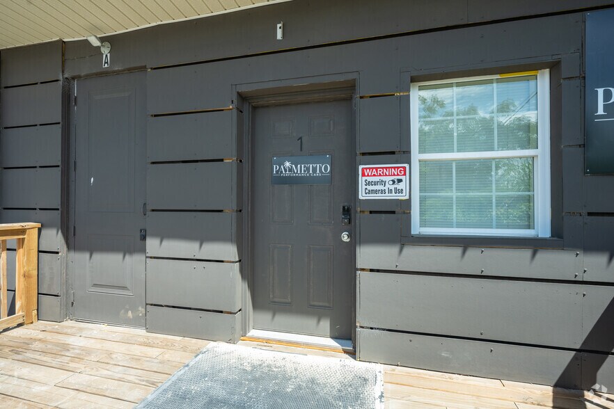 More Photos Of 860 W Main St, Spartanburg Light Distribution For Sale