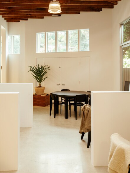 More Photos Of 1825 Hyperion Ave, Los Angeles Loft Creative Space For Lease