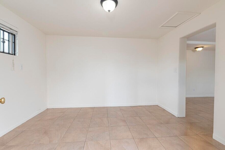 More Photos Of 31 Fulton Ave, Pasadena Light Manufacturing For Sale