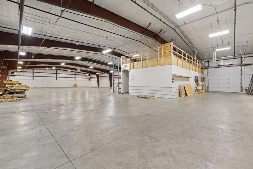More Photos Of 2319 N Plaza Dr, Rapid City Warehouse For Lease