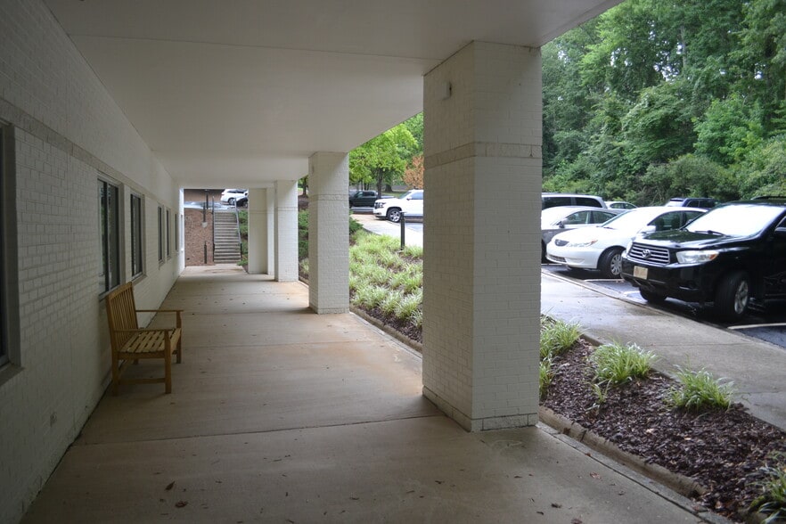 More Photos Of 101 SW Cary Pky, Cary Medical For Lease