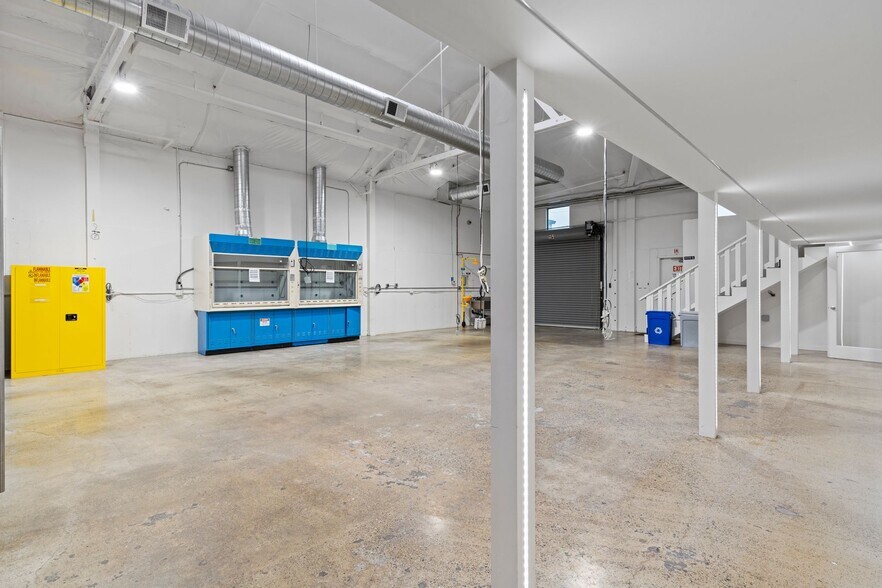 More Photos Of 1010 Commercial St, San Carlos Research And Development For Lease