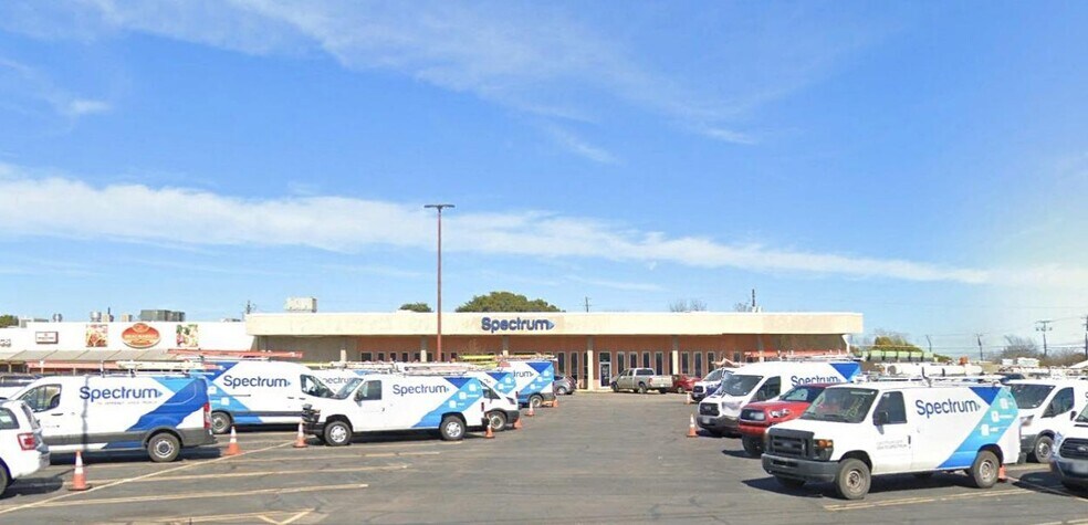 Primary Photo Of 730 W Stassney Ln, Austin Unknown For Lease