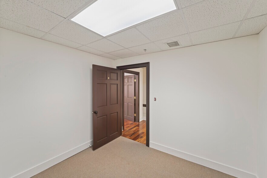 More Photos Of 216 Crown St, New Haven Office For Sale