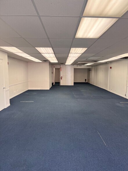 More Photos Of 7001-7003 W North Ave, Oak Park Office Residential For Sale