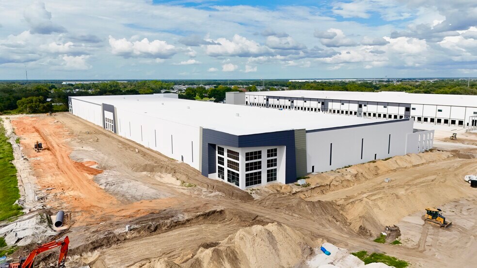 More Photos Of 820 Pace Rd, Auburndale Unknown For Lease