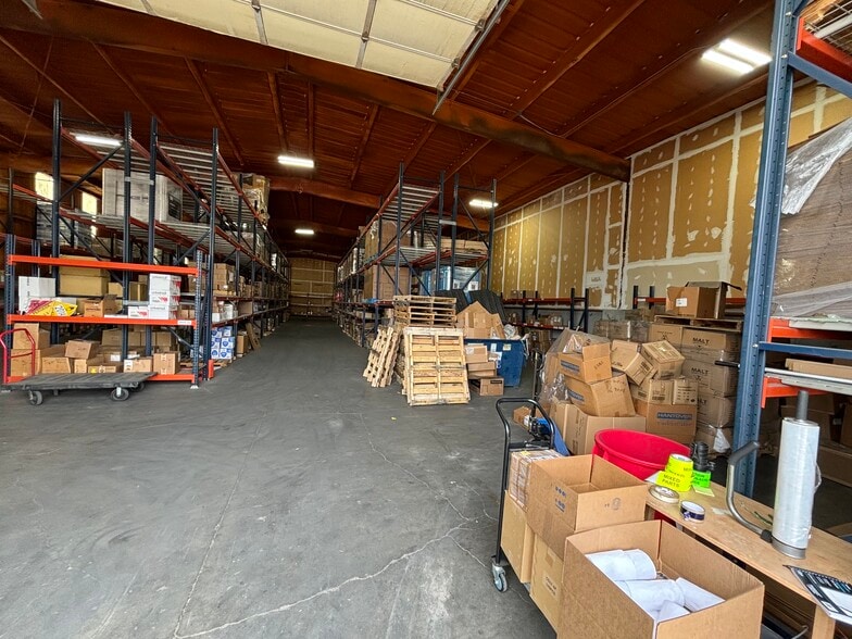 More Photos Of 1302 Rath Ave, Dodge City Distribution For Sale