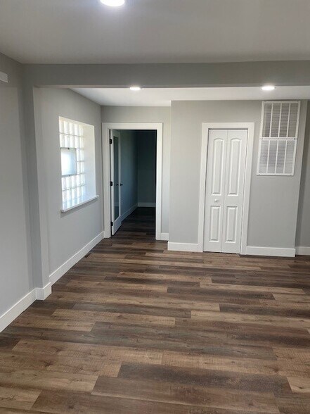 More Photos Of 1324 Jeffco Blvd, Arnold Medical For Lease