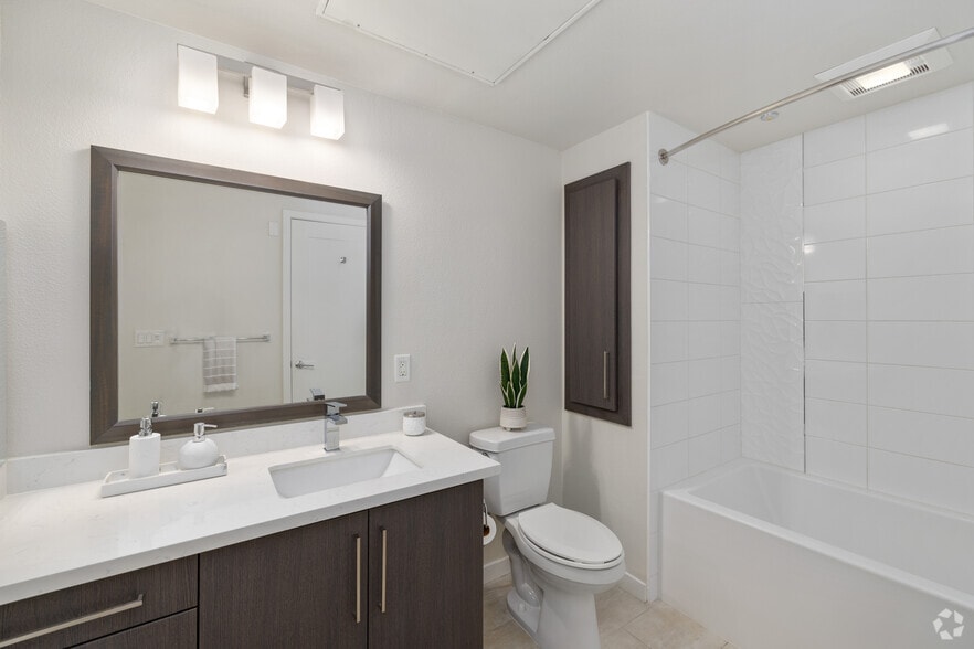 More Photos Of 1980 Kettner Blvd, San Diego Apartments For Lease