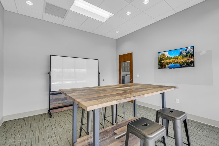 More Photos Of 5 Legacy Park Rd, Greenville Office For Lease