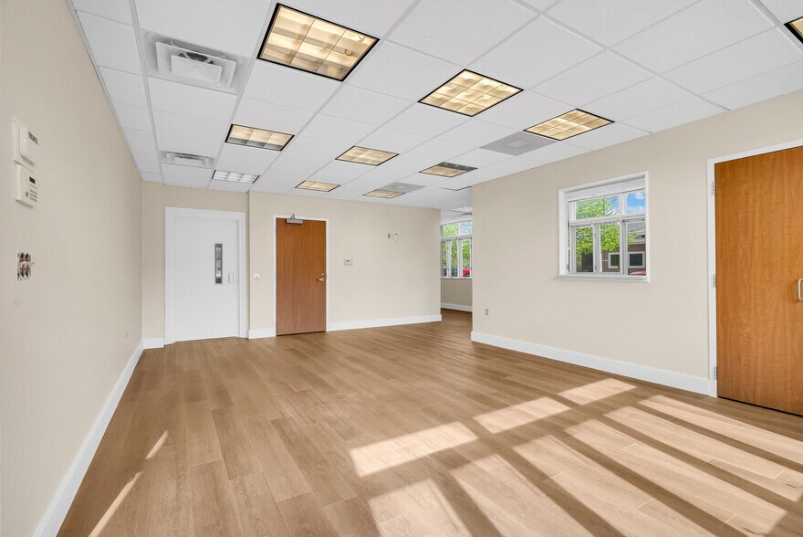 More Photos Of 19725 Allen Rd, Brownstown Twp Medical For Lease