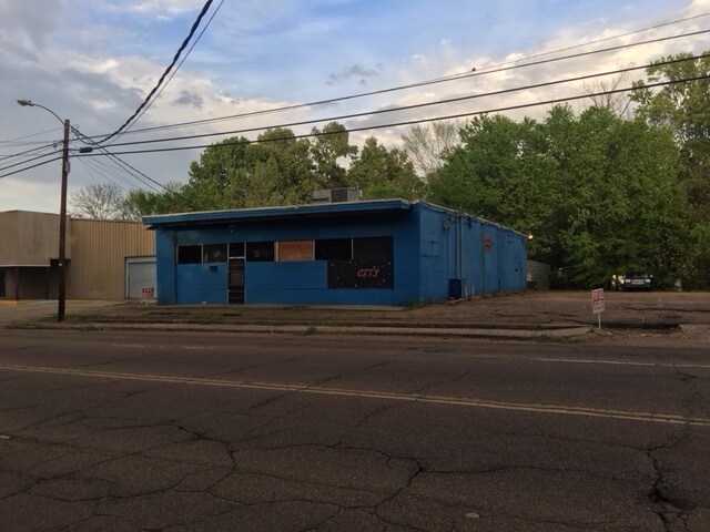 More Photos Of 2560 Terry Rd, Jackson Restaurant For Sale