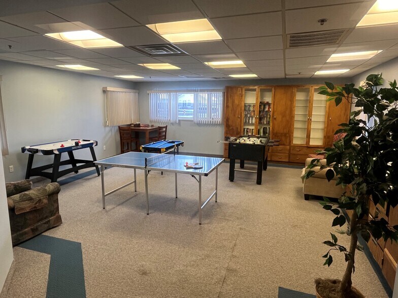 More Photos Of 215 E Church St, Lewellen Hotel For Sale