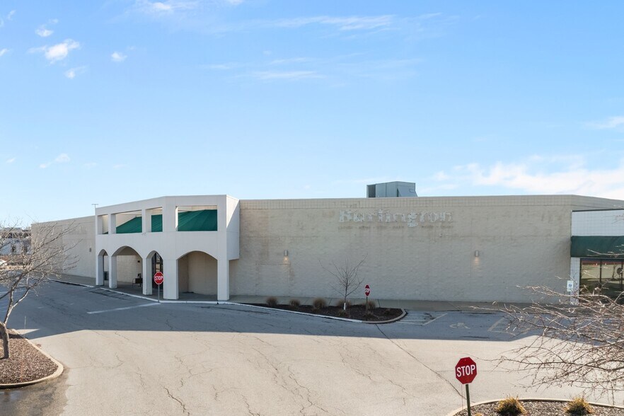 More Photos Of 1-125 Plaza Dr, Fairview Heights Storefront For Lease