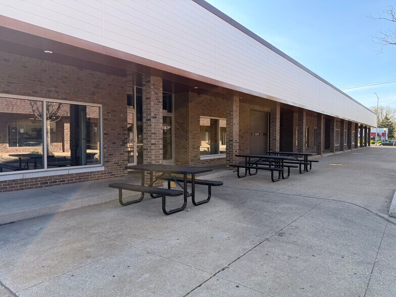 More Photos Of 417-435 Ridge Rd, Munster Unknown For Lease