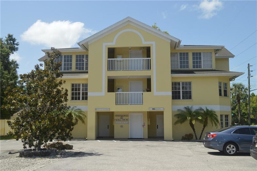 Primary Photo Of 1617 S Tuttle Ave, Sarasota Medical For Sale