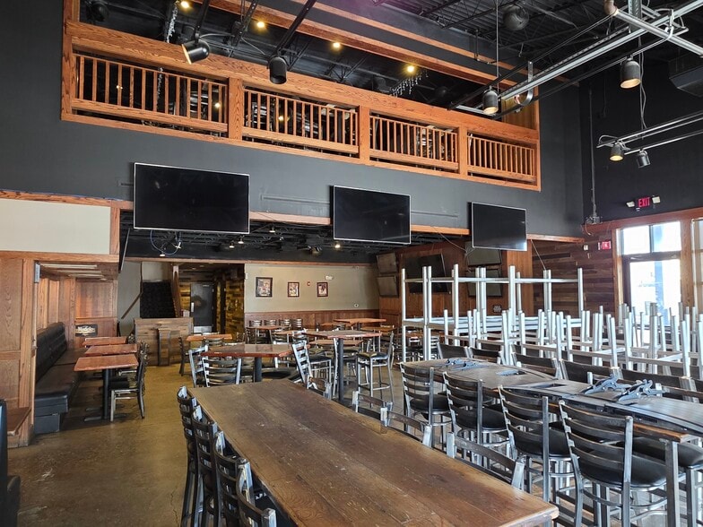 More Photos Of 7625 N La Cholla Blvd, Tucson Restaurant For Lease