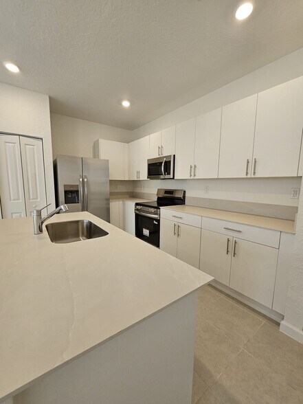 More Photos Of 1148 SE 2nd St, Homestead Apartments For Sale