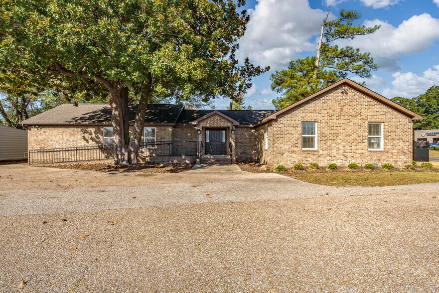 More Photos Of 515 Hargrove Rd E, Tuscaloosa Office Residential For Lease