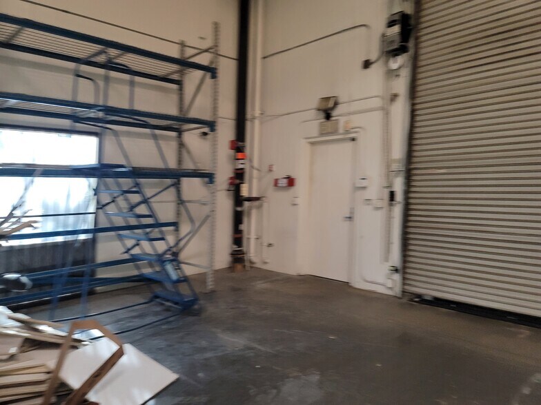 More Photos Of 800 S Rochester Ave, Ontario Warehouse For Lease