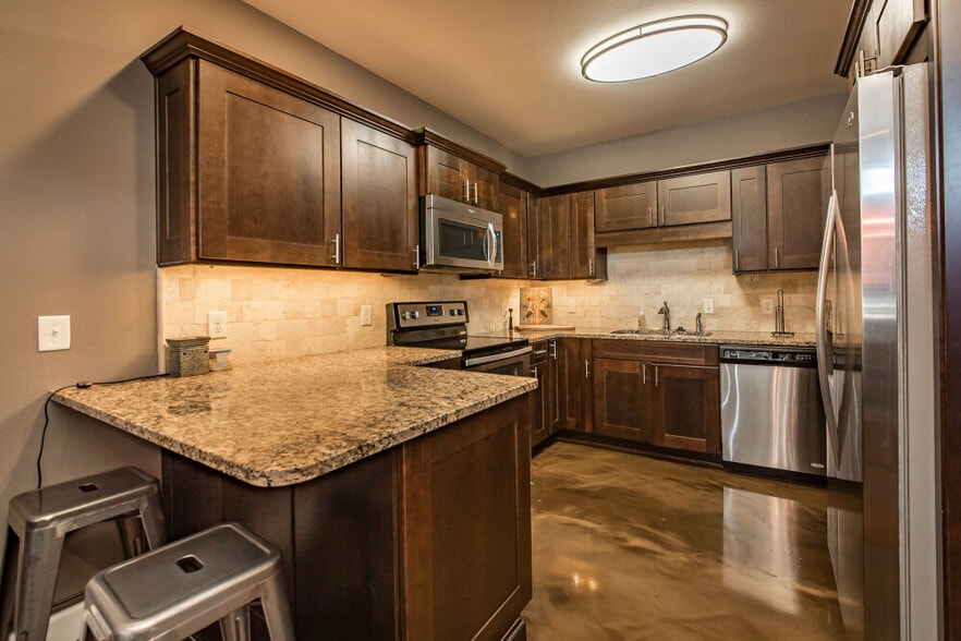 More Photos Of 7910 Edgemont Rd, Greers Ferry Apartments For Sale