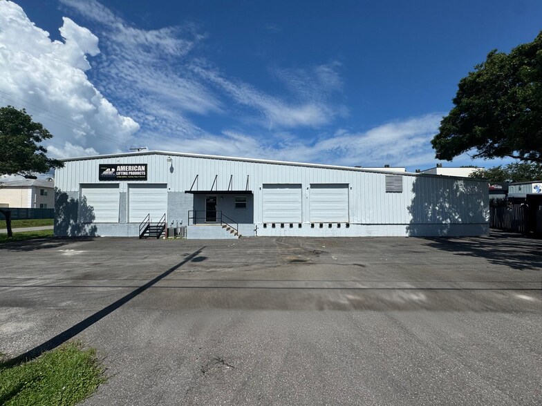 More Photos Of 5007 S Westshore Blvd, Tampa Warehouse For Sale