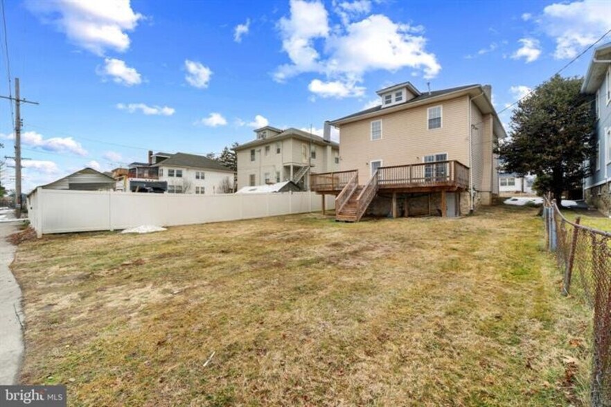 More Photos Of 4021 Barrington Rd, Baltimore Flex For Sale