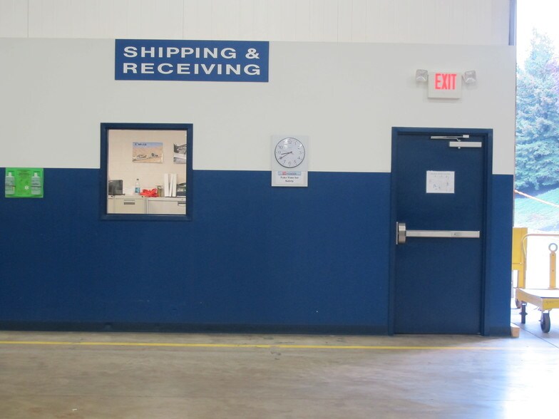 More Photos Of 1828 Freedom Rd, Lancaster Warehouse For Lease