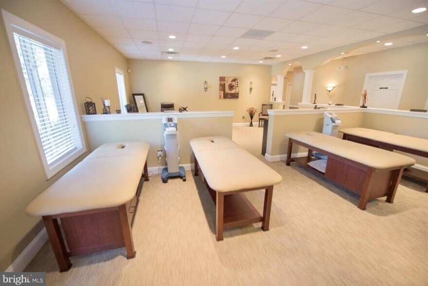 More Photos Of 1324 Belmont Ave, Salisbury Medical For Sale