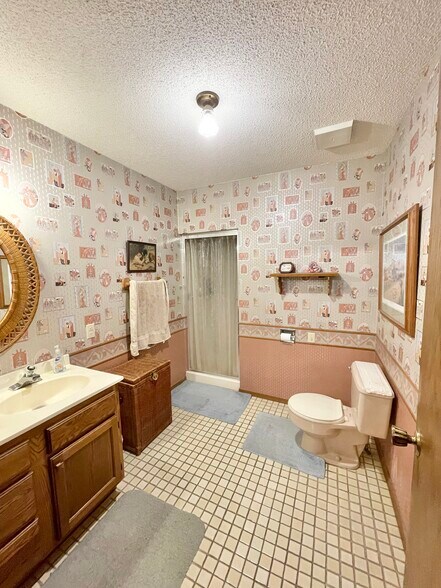 More Photos Of 18 E Central St, Springfield Storefront Retail Residential For Sale