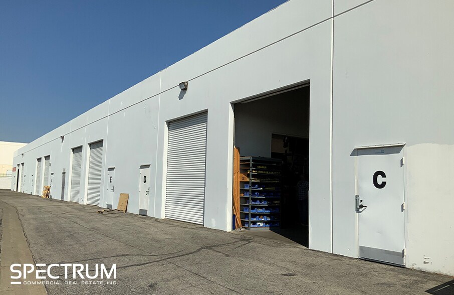 More Photos Of 25133 Avenue Tibbitts, Valencia Warehouse For Lease