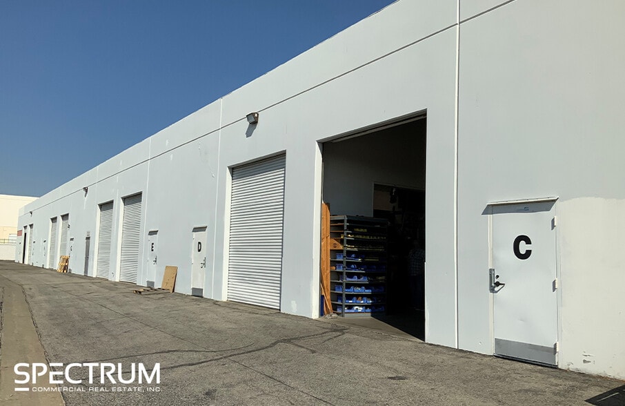 More Photos Of 25133 Avenue Tibbitts, Valencia Warehouse For Lease