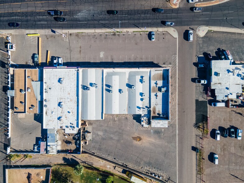 More Photos Of 2601 W Bethany Home Rd, Phoenix General Retail For Lease