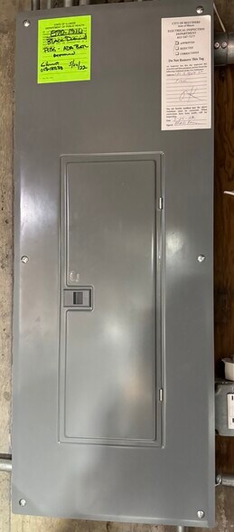 More Photos Of 121 S State St, Belvidere Flex For Sale