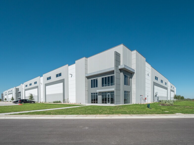 Primary Photo Of FM 2720 & US 130, Lockhart Unknown For Lease