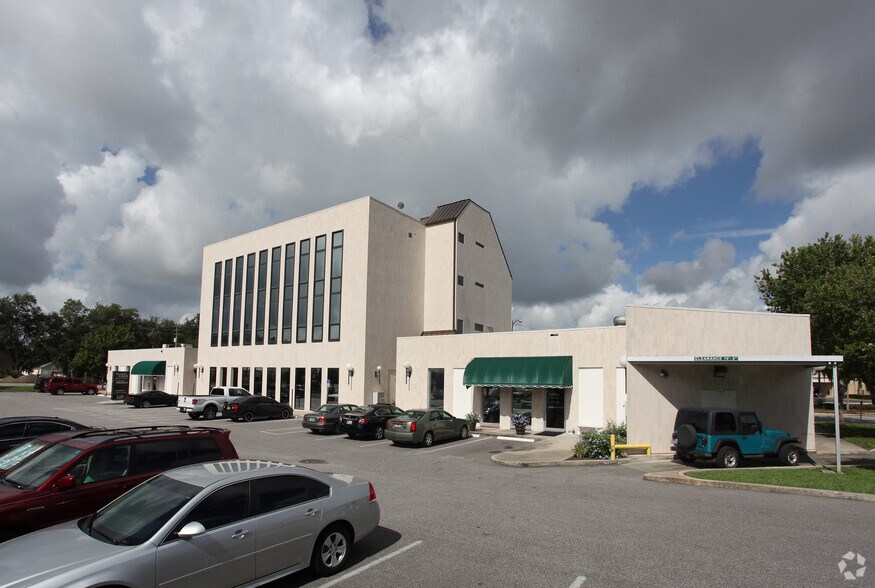 More Photos Of 130 Bates Ave SW, Winter Haven Office For Lease