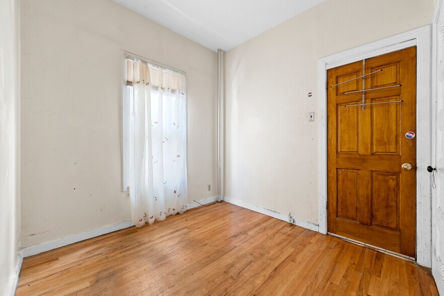 More Photos Of 108 Veronica Pl, Brooklyn Land For Sale