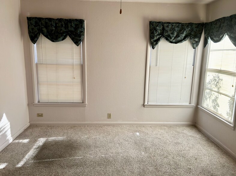 More Photos Of 1618 Williams Dr, Georgetown Office For Lease