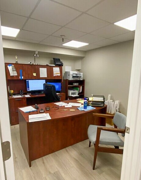 More Photos Of 1000 S Caraway Rd, Jonesboro Office For Sale