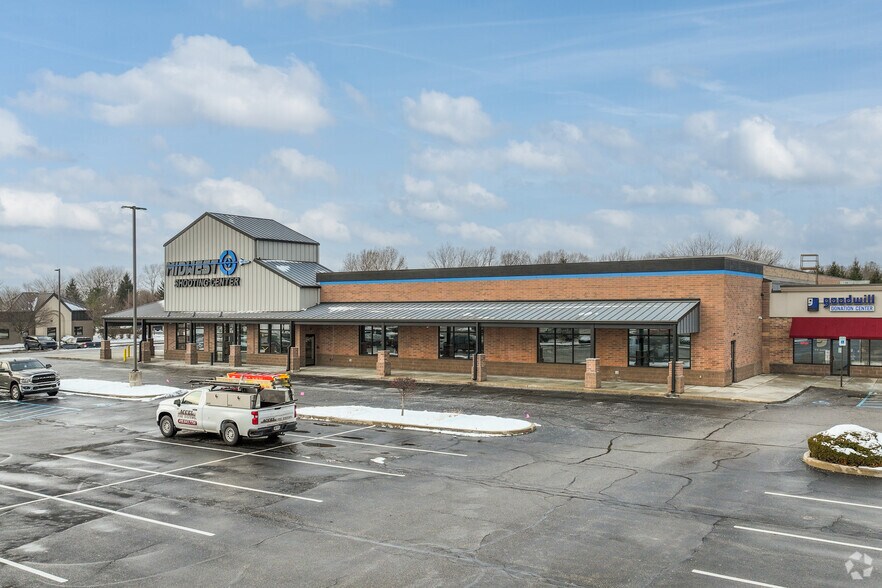 More Photos Of 7602-7638 W Sylvania Ave, Sylvania Freestanding For Sale