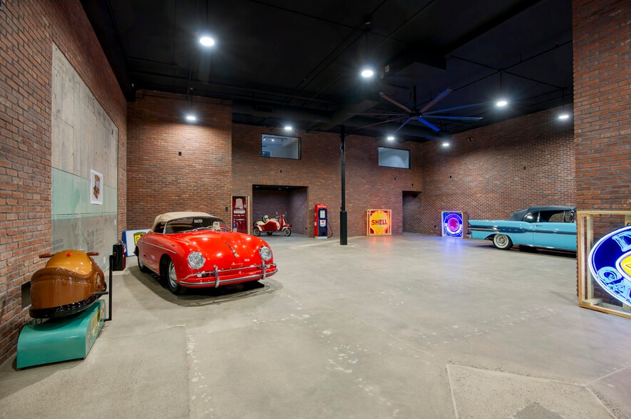 More Photos Of 7740 E Evans Rd, Scottsdale Showroom For Sale