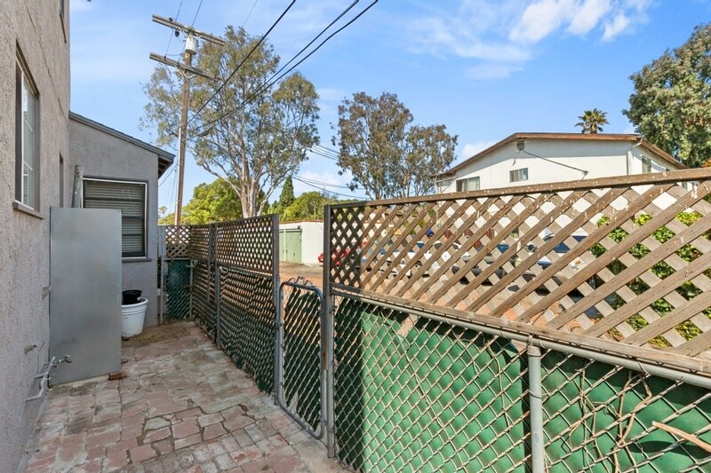 More Photos Of 2117 Stewart St, Santa Monica Apartments For Sale