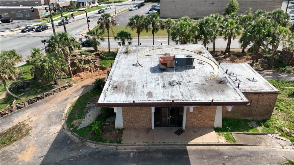 More Photos Of 6653 Church St, Riverdale Freestanding For Sale