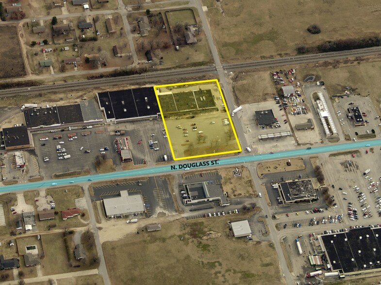 More Photos Of 1100 N Douglass St, Malden General Retail For Sale